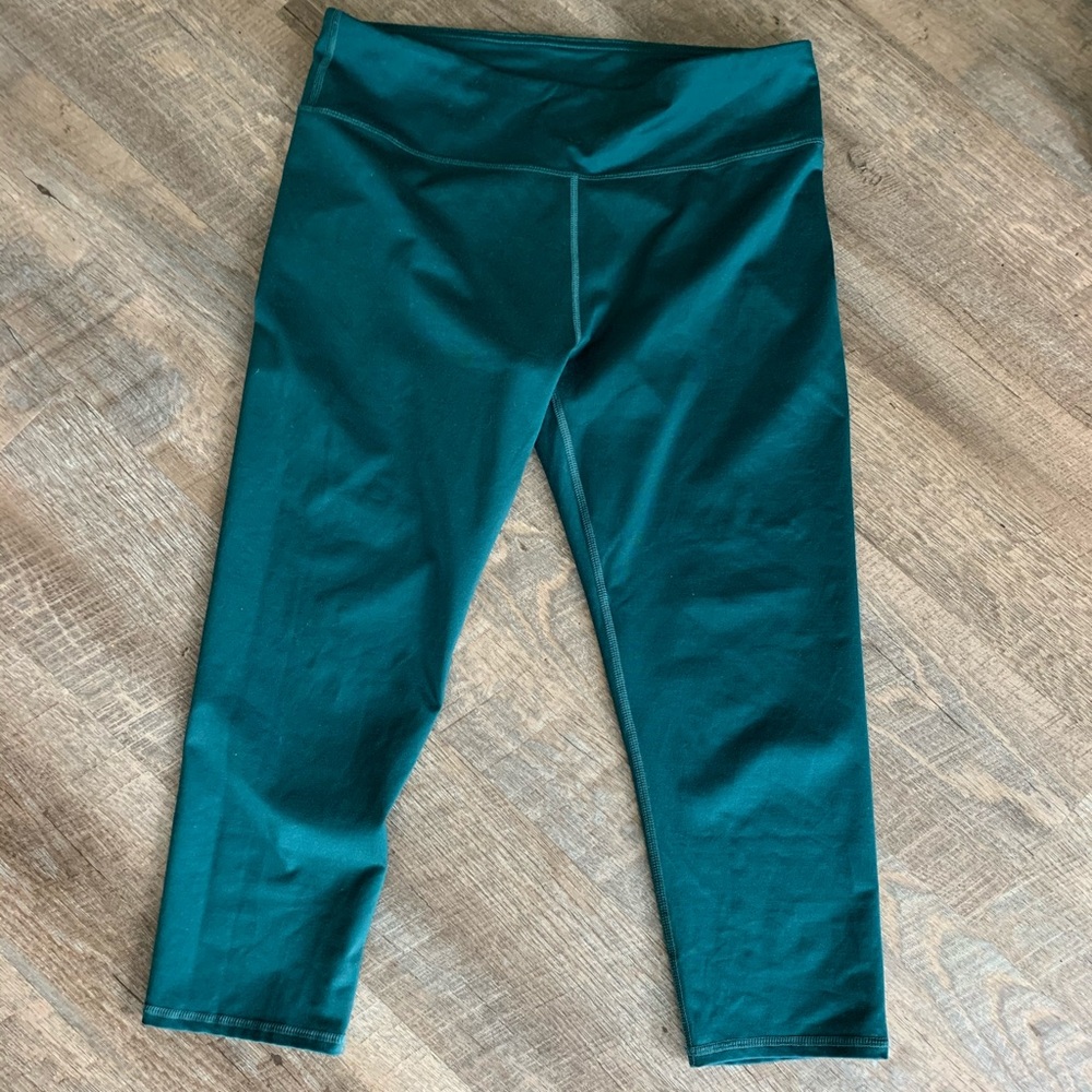 Fabletic Medium crop leggings.